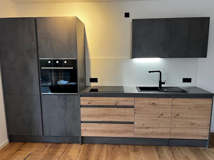 2-Zimmer-WHG komplett ausgestattet, 2-room APP comfortably furnished, Munich Westpark, Metro U6 – Küche