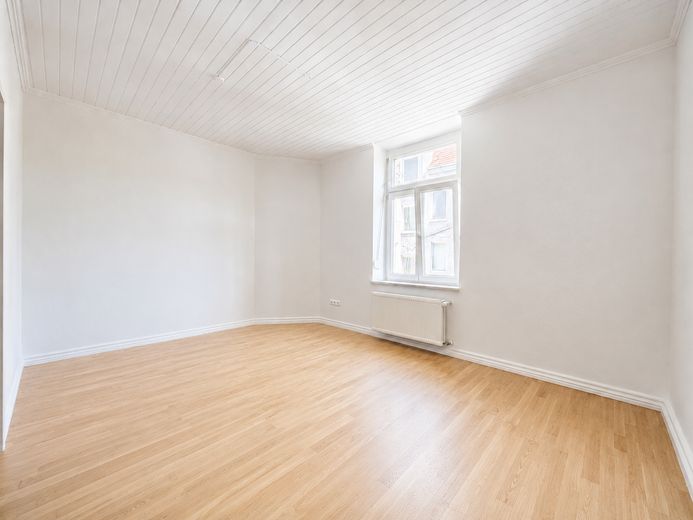 Kamienica w stylu secesyjnym w monachijskiej dzielnicy Westend: gotowa do zamieszkania i położona od strony spokojnego wewnętrznego dziedzińca – Schlafzimmer