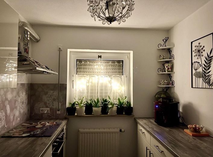 PROVISIONSFREI & kurzfristig verfügbar – ein Zuhause zum Wohlfühlen mit Terrasse & Balkon – Küche