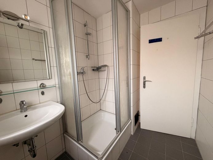 Reihenhaus mit Garten & Dachausbau-Potenzial – 4 Zimmer, provisionsfrei | Goslar - Georgenberg – Badezimmer