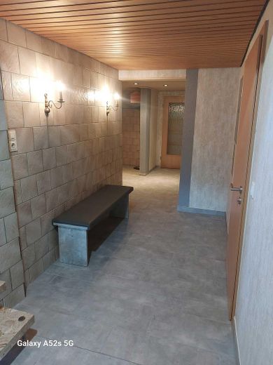 Maison individuelle avec logement indépendant, prairie en pleine nature à Friedeburg – Flur Erdgeschoss
