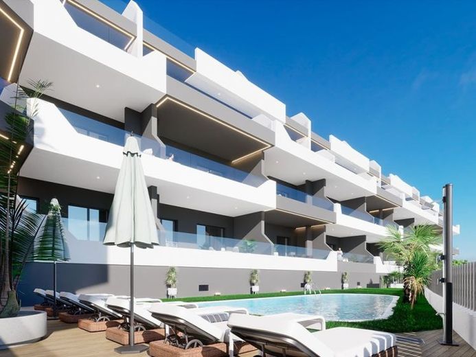 Penthouse-Wohnungen mit 3 Schlafzimmern, 2 Bädern, Dachterrasse, WC, Privatpool und Einbauküchen mit Elektrogeräten – Foto 1