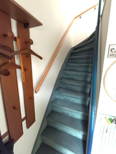 Gepflegtes Reihenmittelhaus in guter Lage in Moers – Treppenhaus
