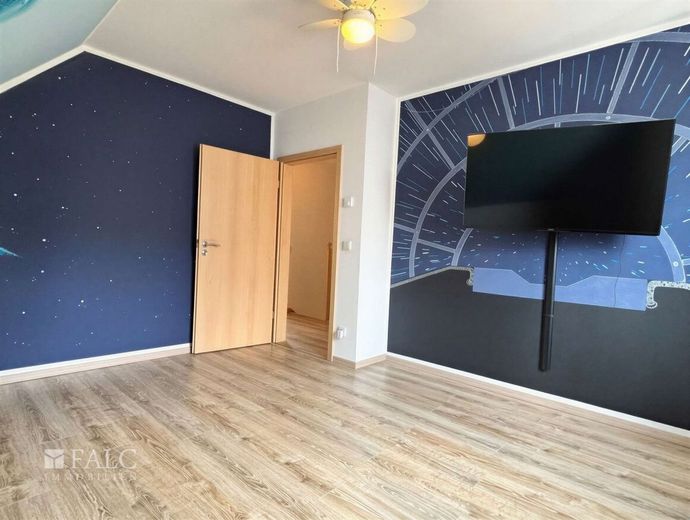 Komfortabel und Modern - ein Zuhause für die Zukunft! – Kinderzimmer - (KI generiert)