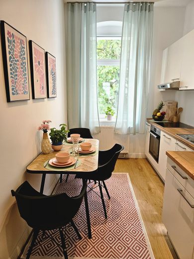 WG-Zimmer möbliert & frisch saniert – 8 Min. zur HTW Uni / Furnished room in a shared apartment – Küche / Kitchen