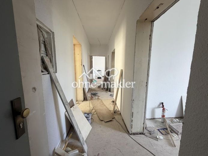 *Erstbezug* Kernsanierte 3-Zimmer Altbau Wohnung mitten im Nordend mit EBK und Skylineblick – Foto 1