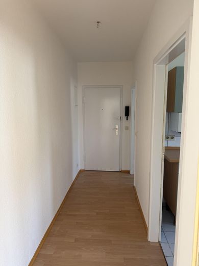 Apartamento de 2 habitaciones con balcón – Flur