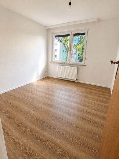 Vivere in modo moderno a Woltmershausen – appartamento di 3 locali di alta qualità con balcone – Schlafzimmer 