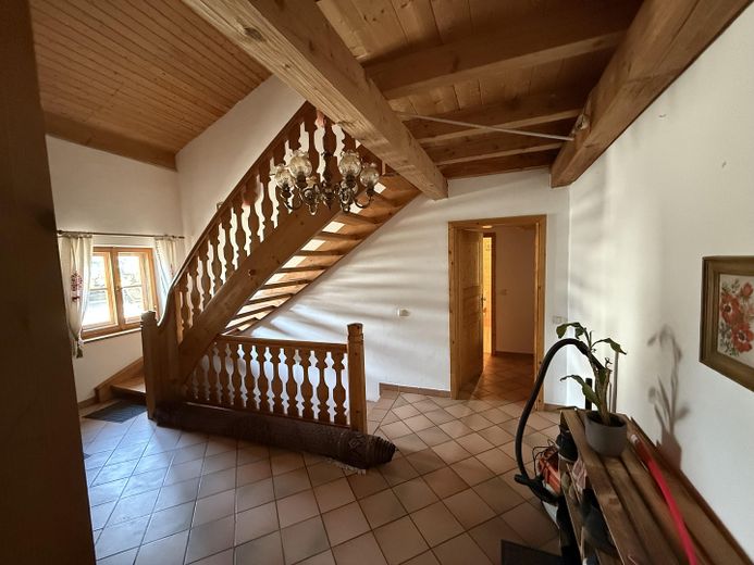 charmant rustig 1-kamerappartement in Mühldorf-Mößling – Treppenhaus 1