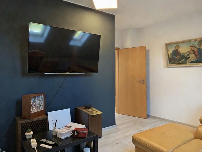 Altbau DG Zimmer 1_
