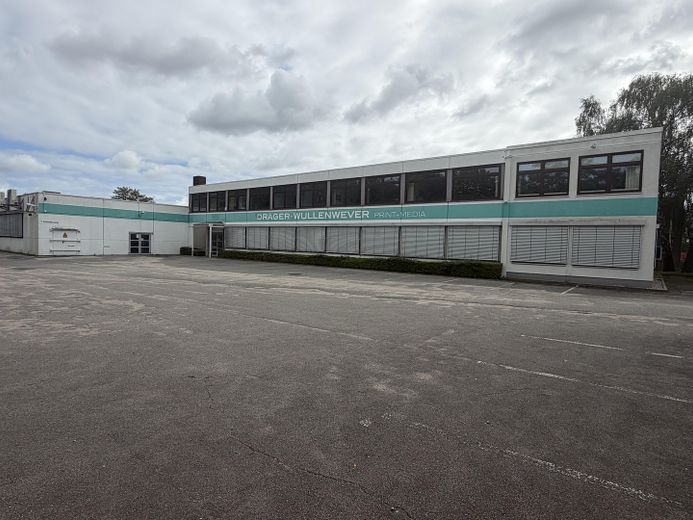 Provisievrij solitair object op toplocatie! Kantoorruimte, productie en veel buitenruimte aan de A1! – Foto 4