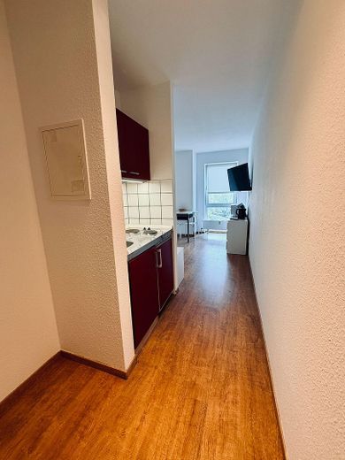 Möbliertes Apartment  mit Balkon und Aufzug – Foto 2
