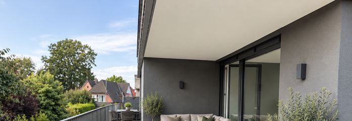Ampio e luminoso appartamento di nuova costruzione con terrazza sul tetto a Verl – Dachterrasse (KI-generiert)