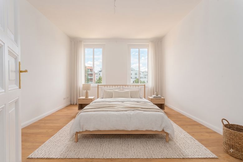 Kernsanierter 2-Zimmer-Altbau in Berlin-Köpenick: Erstbezug mit Wohnküche, Tageslichtbad und Balkon – Zimmer 1 - KI Visualisierung