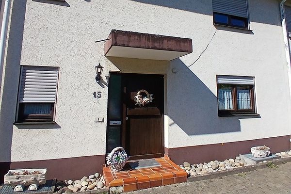Rijwoning in goede ligging van Kandern