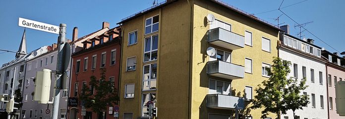 Zentrum Neu-Ulm: Klimatisierte 3-Zimmer-Wohnung mit 2 Balkonen (74 m²) Provisionsfrei! – Haus