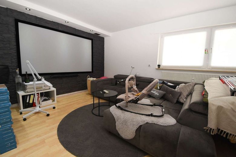 Maisonette-Wohnung mit Großzügigkeit und Komfort - modernes Wohnen auf zwei Ebenen – Video Zimmer org