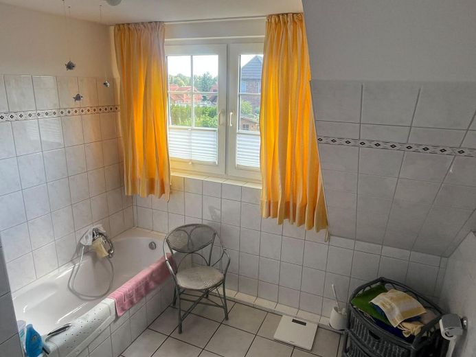 DHH- sehr schön hell, frei/ unvermietet, tolles großes Grundstück – Foto 38