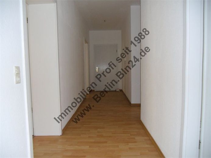Saniert - Mietwohnung - 2 Personenhaushalt – Flur 1