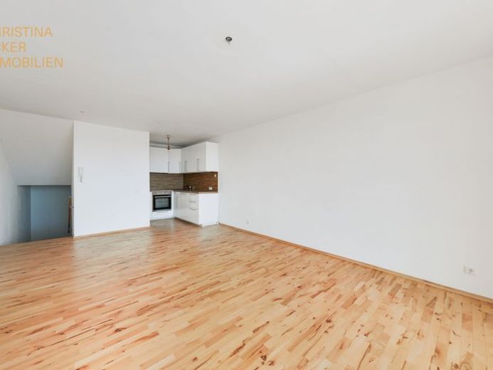 Tadilat sonrası ilk kullanım: Nieder-Roden’de geniş manzaralı ve loggialı modern 2 odalı dubleks daire – Fotoğraf 1