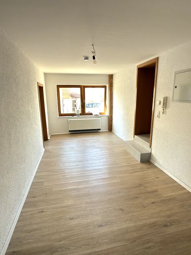 Attraktive Wohnung im Herzen von Eutingen Weitingen - saniert – Wohnzimmer