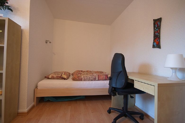 Hell, zentral und ruhig: Modern eingerichtete Wohnung für Zeiträume ab 3 Monate zu vermieten. – ad279c263df23020b35eb1a9b486620aaab0149b.jpg