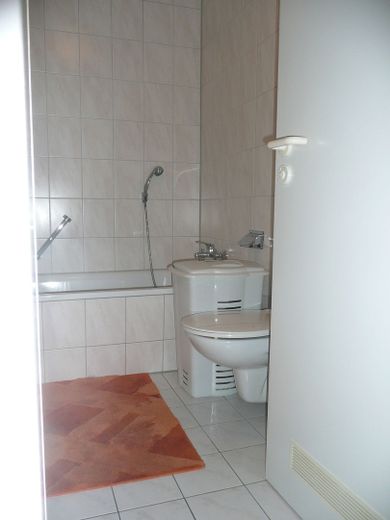 3,5 ZW, 81,4 m², großer Balkon, TG, Ludwigsburg-Ost, ruhige Lage, nahe Kaufland – Bad