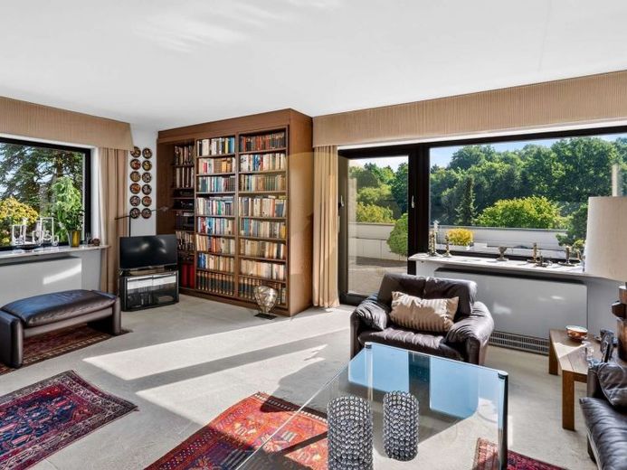 Großzügige Terrassenwohnung mit traumhaftem Weitblick am Waldrand von Baden-Baden – फोटो 1