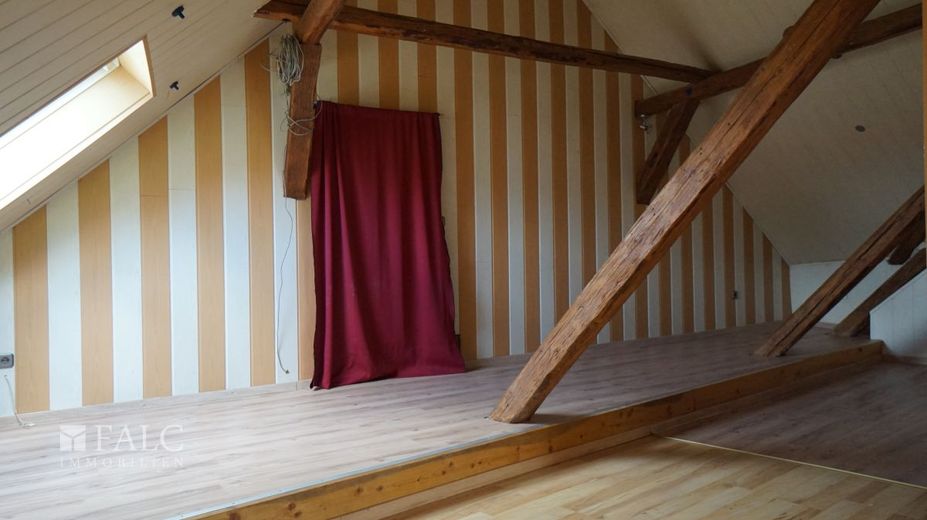 Komplette saniert 300 m² Fachwerkhaus und ca. 2.800 m² Grundstück – Wohnbereich im DG