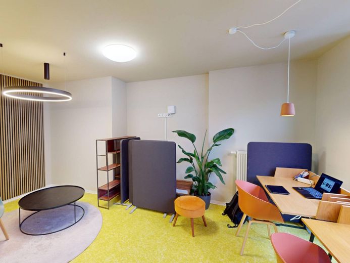 **STUDENTS ONLY** Rollstuhlgerechtes Apartment MÖBLIERT mit TERRASSE im Open Living House Siegen (nur für Studierende!) – Ansicht II: Gemeinschaftsfläc…