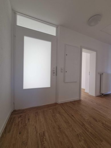 Haus statt Wohnung: 3-ZKB+Garten+Terrasse+Garagen – Eingangsbereich/Diele
