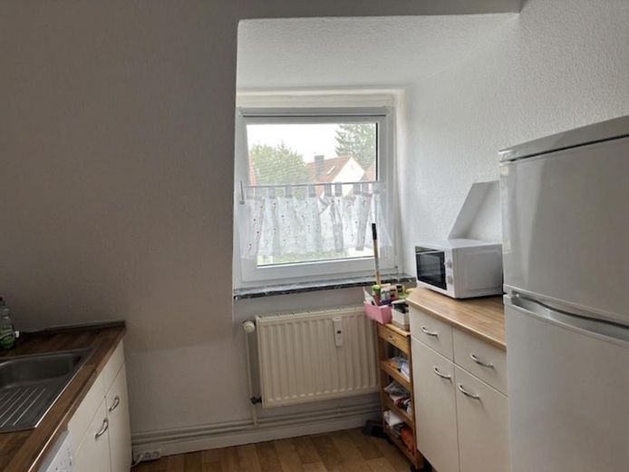 Achtung: WG Zimmer! 2 private Zimmer (plus Wohnzimmer) für je 430 € Warmmiete – Küche