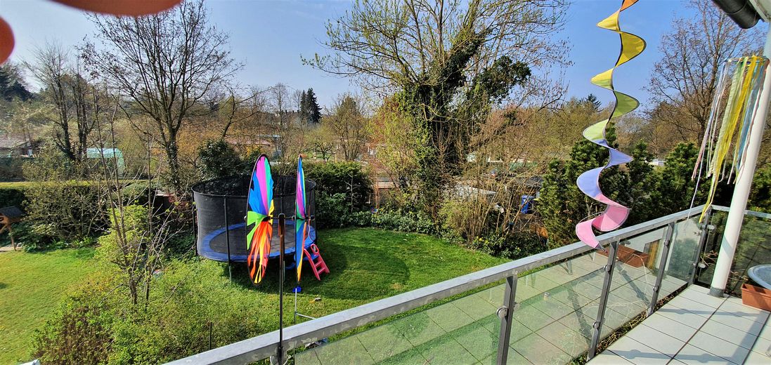 Viel Platz für die Familie am Marienbergpark – 160 m², 6 Zimmer, 2 Bäder, Südbalkon & Garage – Blick vom Balkon im Winter
