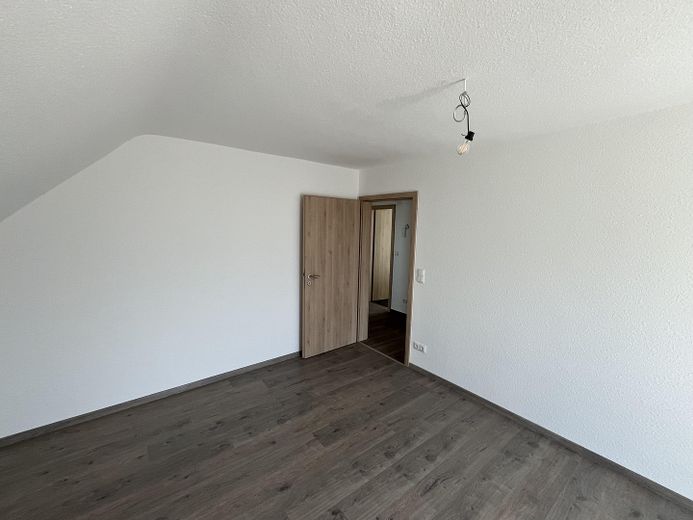 شقة مريحة من غرفتين ونصف، الطابق الثاني، في إرلانغن - ديشندورف، Loheweg 2 – Wohnzimmer