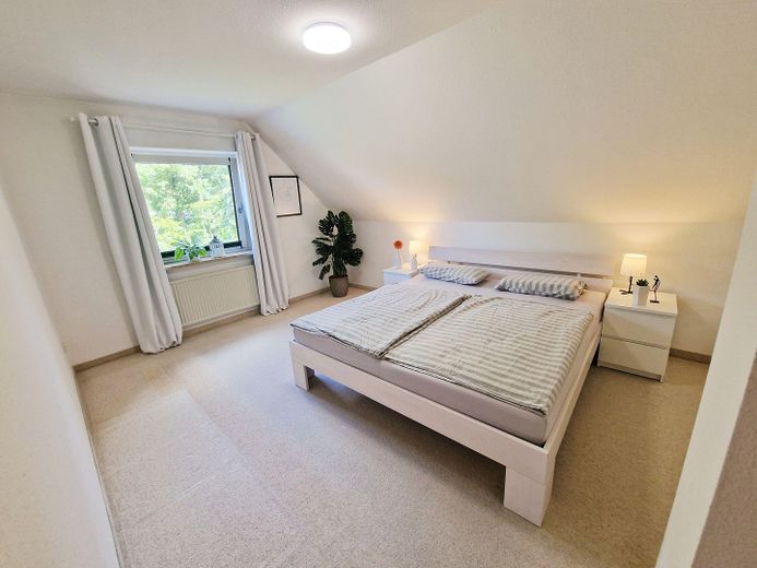 DA PRIVATO: Casa adatta alle famiglie a Bordesholm (bifamiliare) – Schlafzimmer