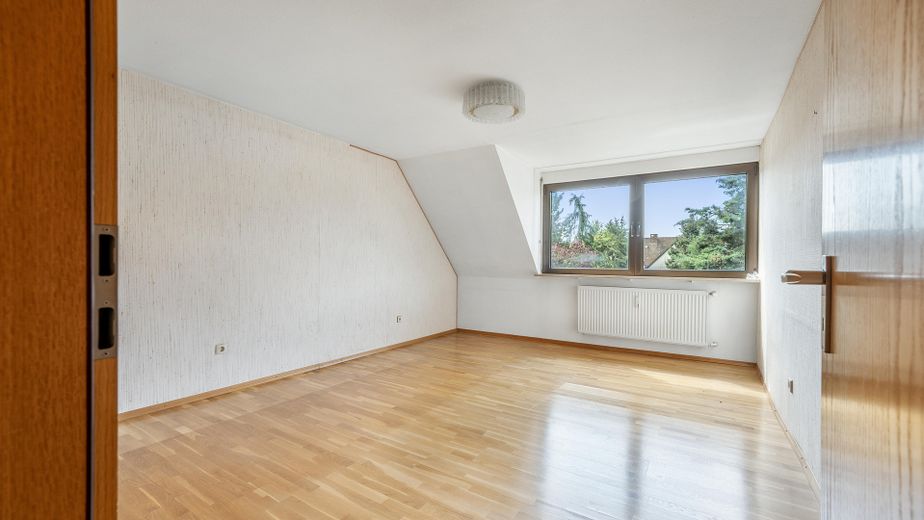 3-Zimmer-DG + ausgebauter Spitzboden mit Maisonette-Potenzial +++ provisionsfrei +++ – Foto 2