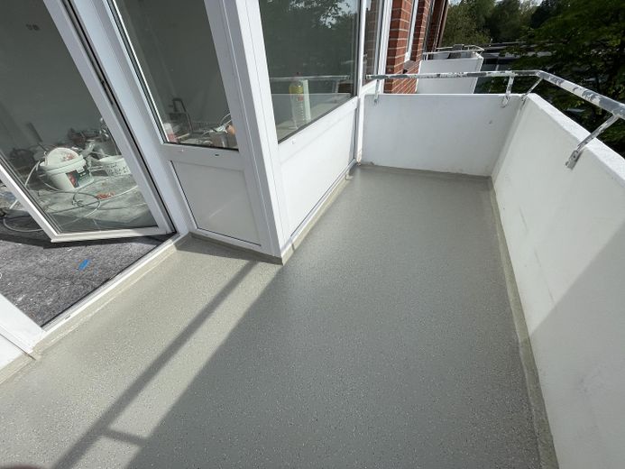 Wohnzimmer- Balikon --> West