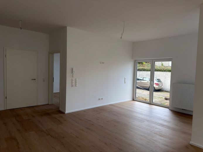 Wysokiej jakości zmodernizowane, bez barier – mieszkanie 2-pokojowe z dużym tarasem – Terrassenausgang  Wohnung 6