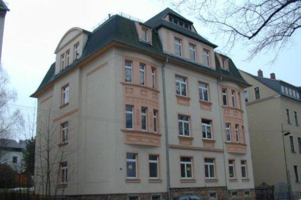 Schöne 3-Zimmer Wohnung im 2.OG in Haus mit großem Garten