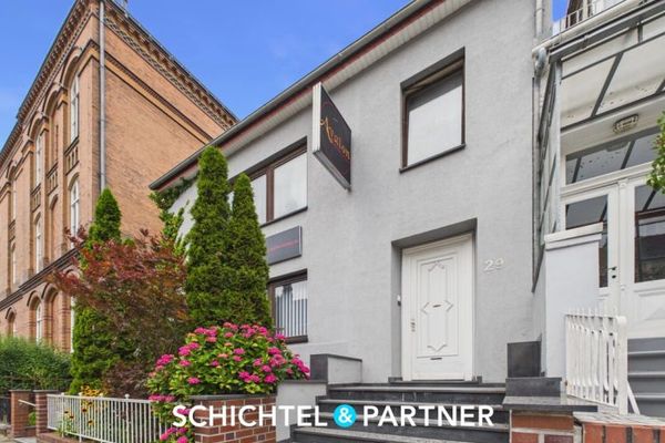 Westend | Casa a schiera con unità commerciale svuotata in posizione richiesta