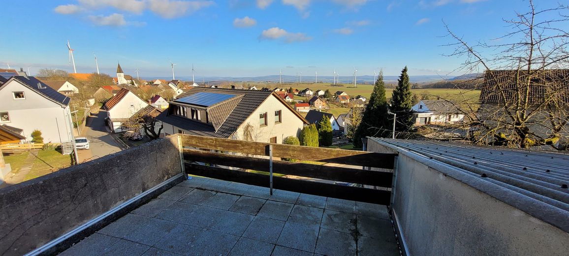 Casa unifamiliare con officina – spazio per vivere e creare – Balkon mit Weitblick