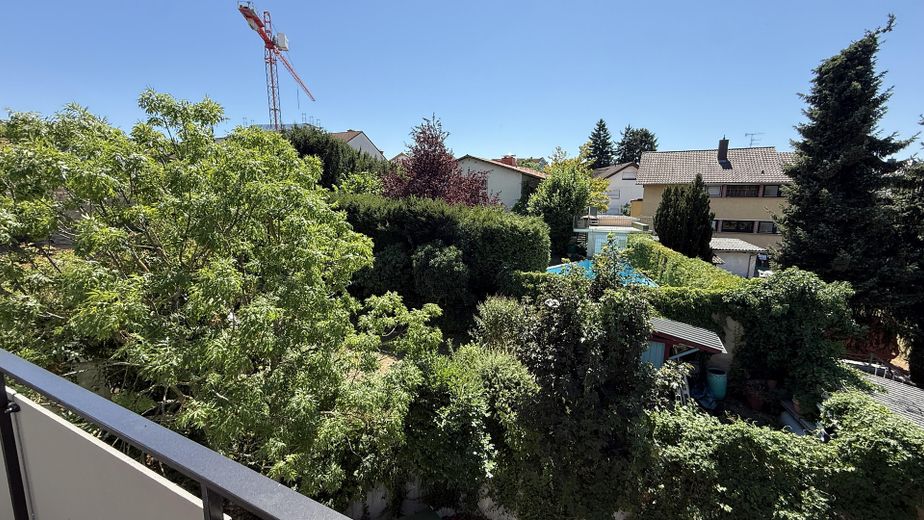 Frisch sanierter Wohntraum mit Weitblick – Erstbezug nach Komplettmodernisierung! – Ausblick vom Balkon