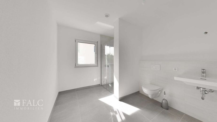 Großzügiger KfW-55-Neubau in begehrter Lage von Hochstadt (Pfalz) – Badezimmer