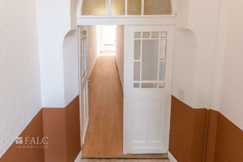 Charmantes Mehrfamilienhaus mit Entwicklungspotenzial – Eingang Wohnung 1.OG