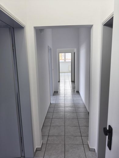 Gewerbehalle / Lagerhalle / Halle 624qm / Büro 247qm in 91126 Rednitzhembach – Gang im Bürobereich