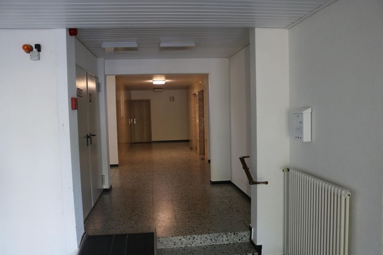 2 ZKB Wohnung - Stadtrandlage – Eingangsflur