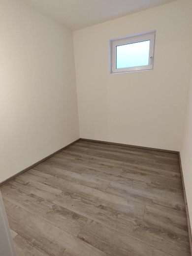 79m² Wohn-/Nutzfläche | Provisionsfrei | 3 Zimmer Maisonette Gartenwohnung | sofort bezugsfrei – Abstellraum
