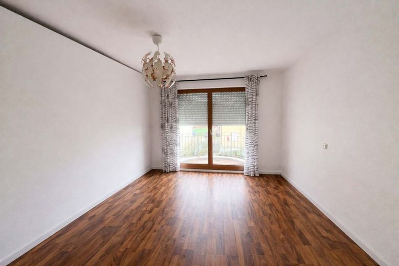 شقة ساحرة من 3 غرف مع شرفتين في موقع هادئ – Schlafzimmer