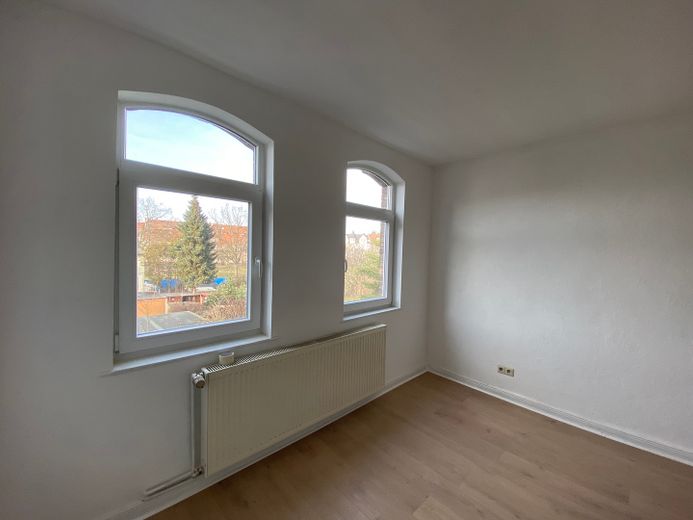 Wohnung über 2 Etagen mit Balkon, WG geeignet, 4-Zimmer, Maisonette, Nähe Bahnhof – Schlafzimmer unten