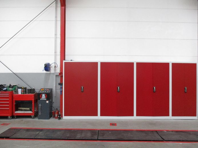 Pkw Werkstatt-KFZ-Transporter-LKw Werkstatt mit Autoplatz – Foto 9